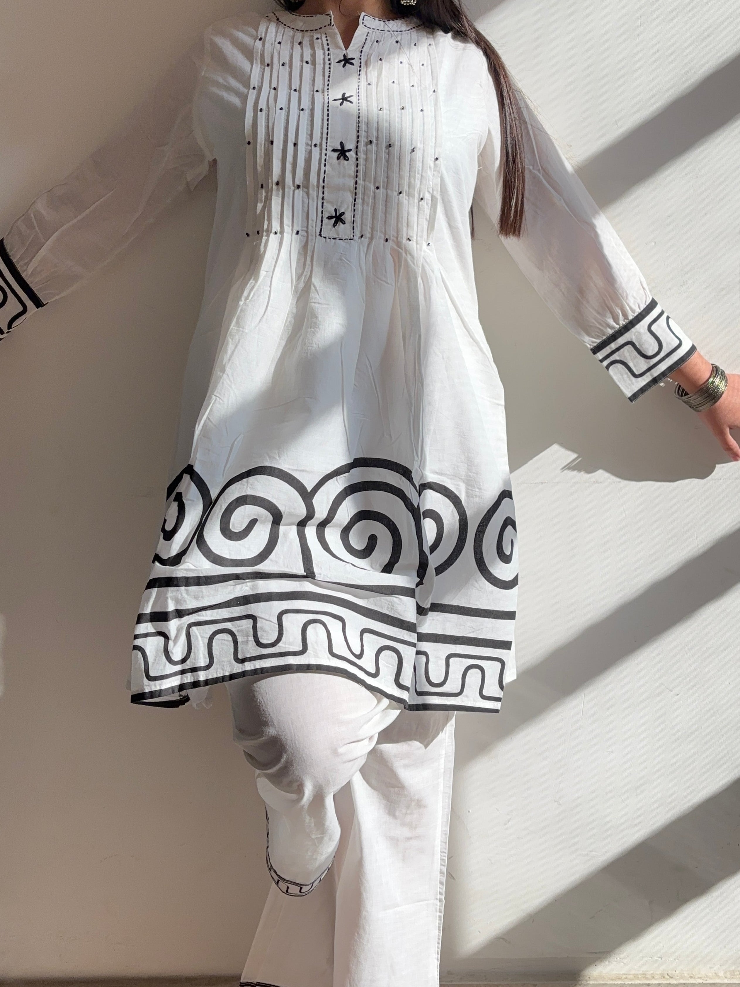 White and Black Coord Set