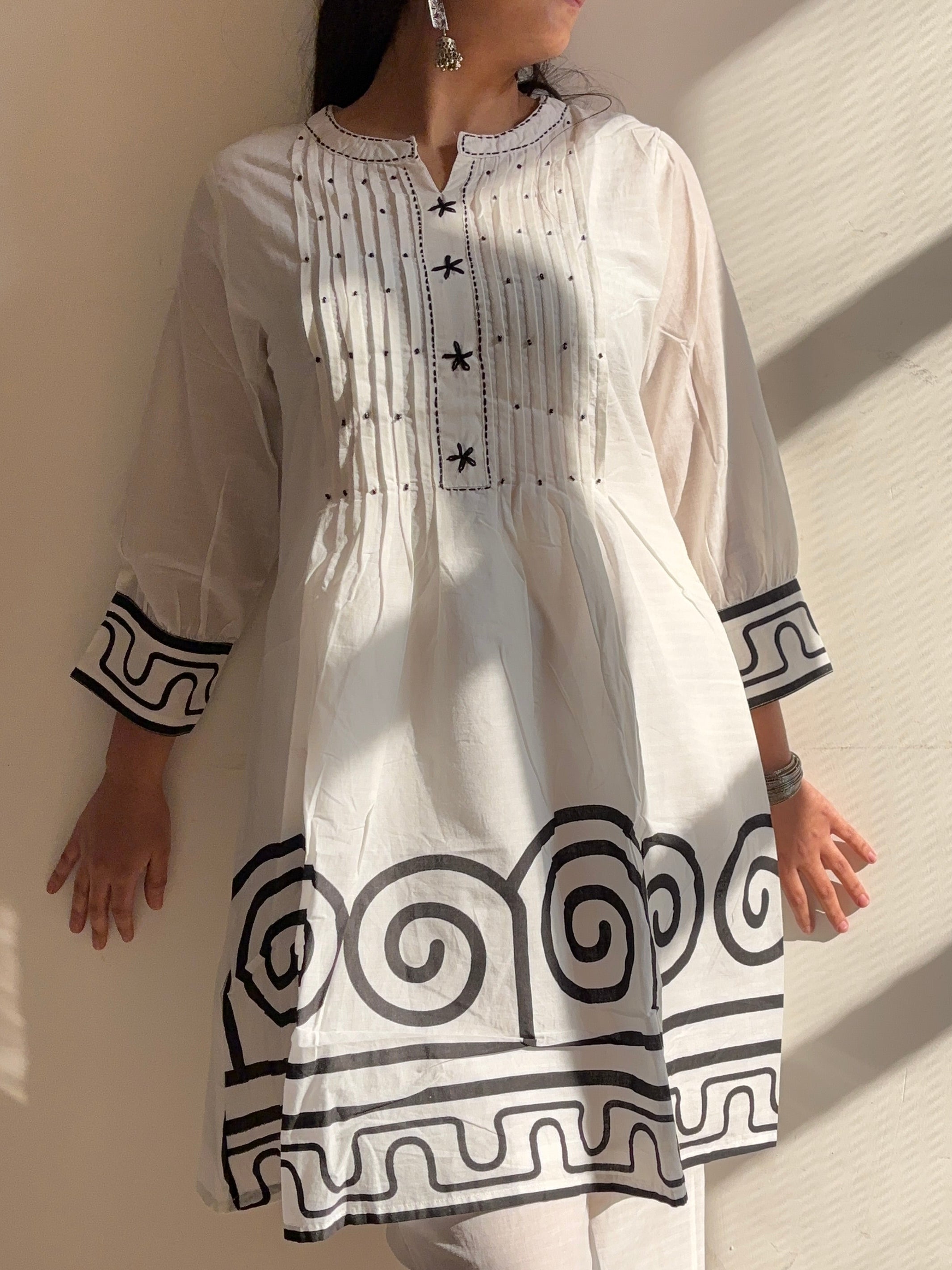 White and Black Coord Set