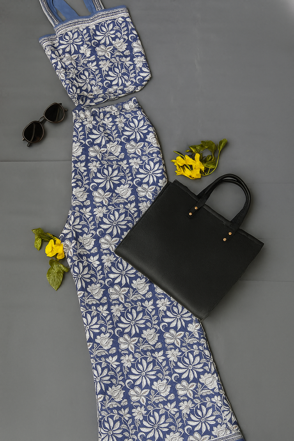 Blue Floral Crop top & Pants Coord Set.