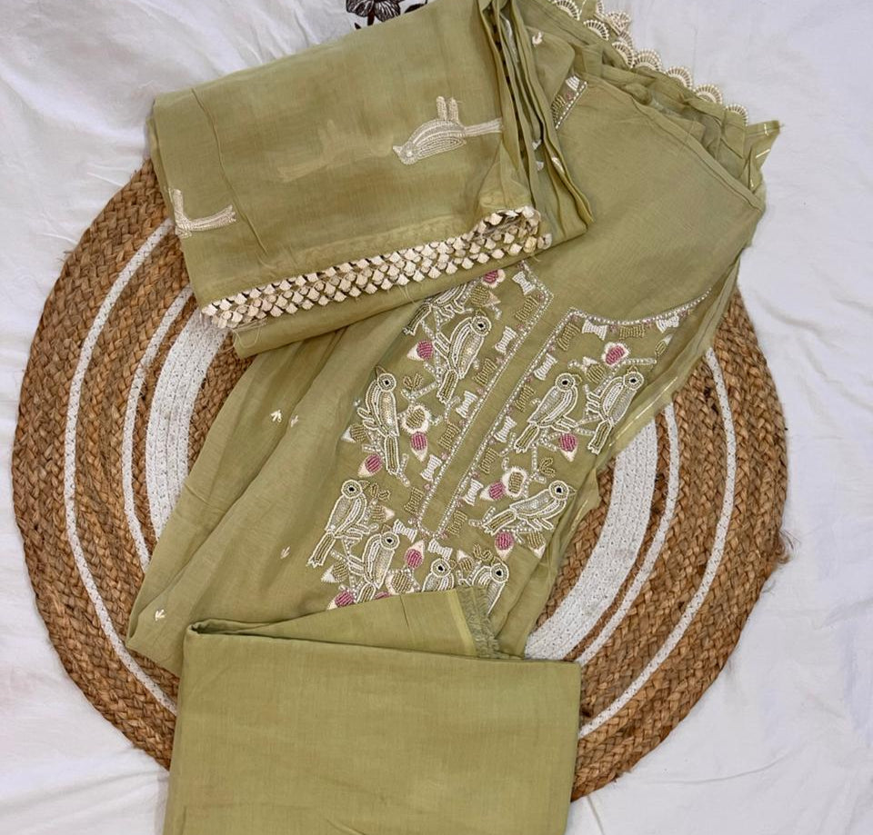 Unstitched Muslin Suit with Dupatta.