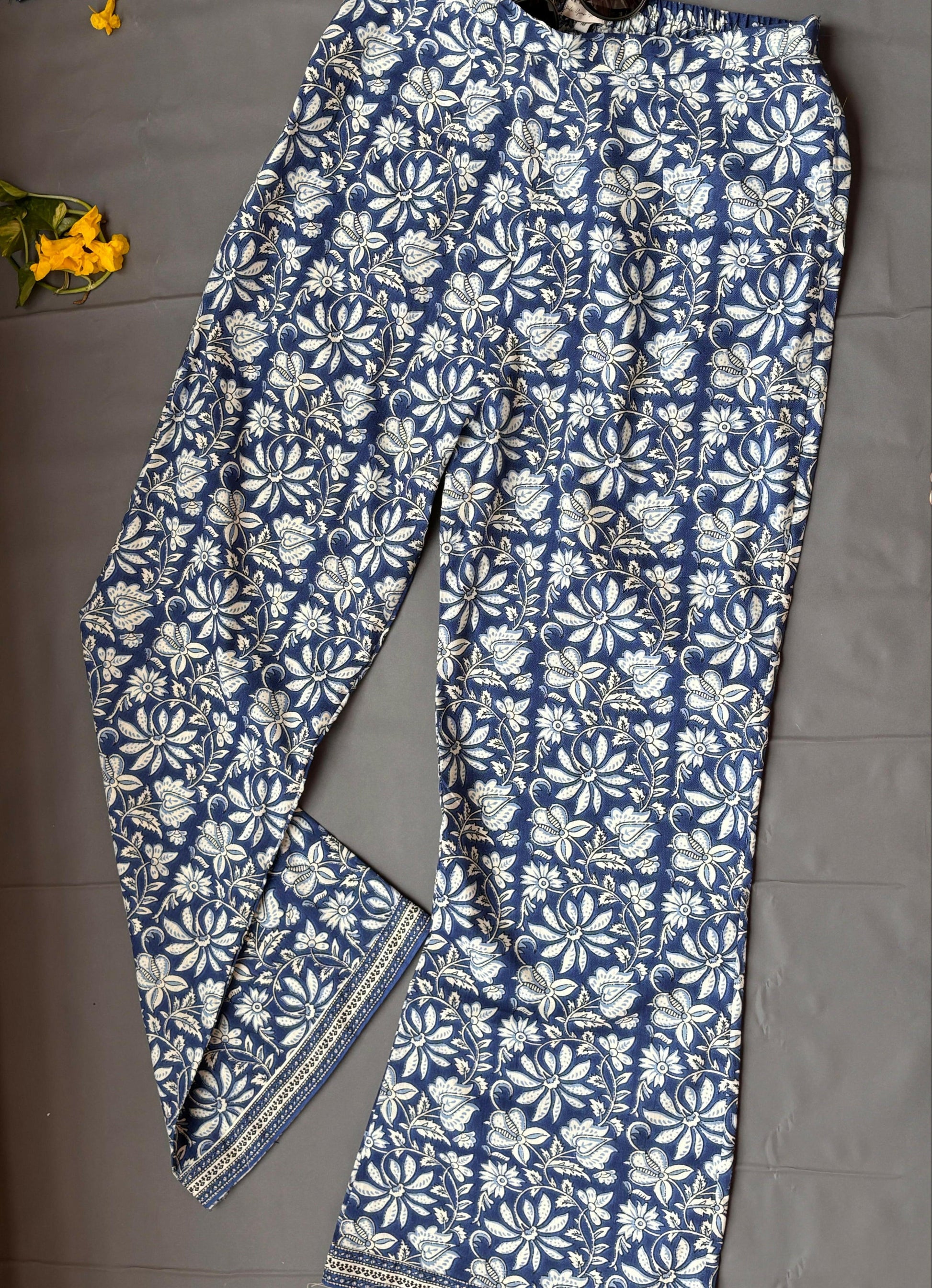 Blue Floral Crop top & Pants Coord Set.