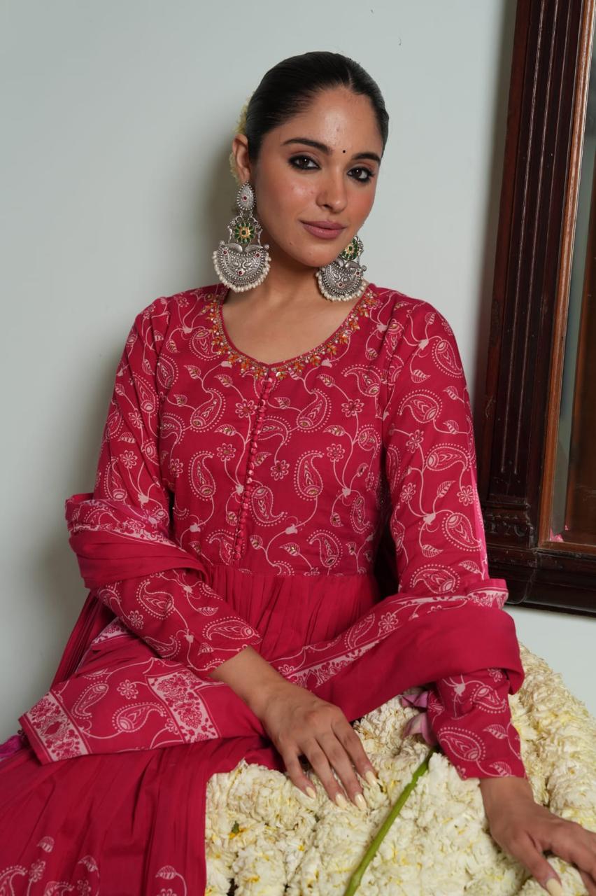 Mul Cotton Red Anarkali.